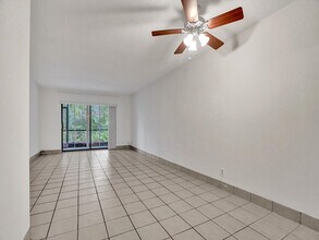 3115 Oakland Shores Dr in Oakland Park, FL - Building Photo - Building Photo