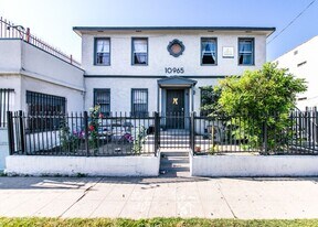 10965 S Figueroa St in Los Angeles, CA - Building Photo
