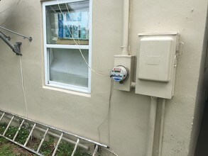 2414 Johnson St in Hollywood, FL - Foto de edificio - Building Photo