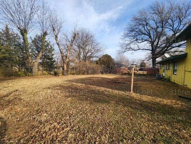 2243 N Yale Ave in Wichita, KS - Building Photo - Building Photo