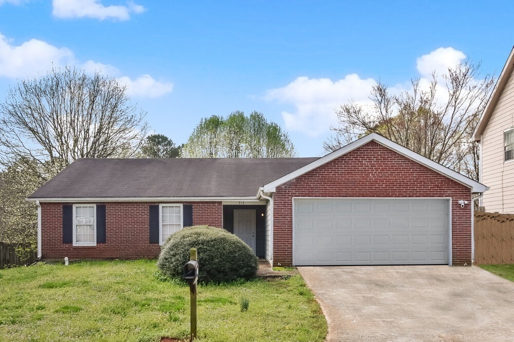 713 Arbor Hill Dr in Stone Mountain, GA - Building Photo