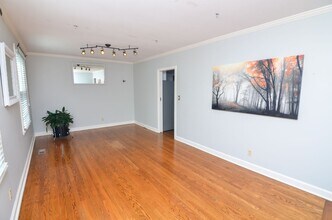 815 Neartop Dr in Nashville, TN - Foto de edificio - Building Photo
