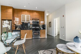 3801 San Pablo Ave in Emeryville, CA - Building Photo - Building Photo