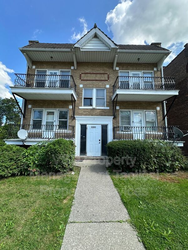 property at 3281 E 143rd St