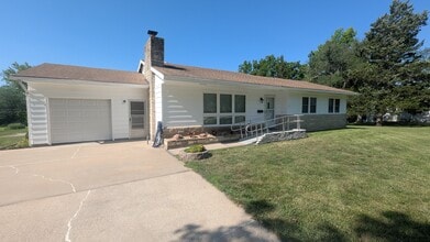 2221 Millwood Dr in Atchison, KS - Building Photo - Building Photo