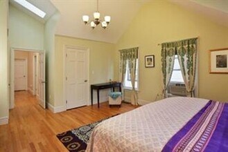 11 Lester Pl, Unit 11 in Boston, MA - Foto de edificio - Building Photo