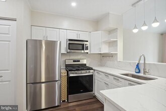 12919 Alton Square in Herndon, VA - Building Photo - Building Photo