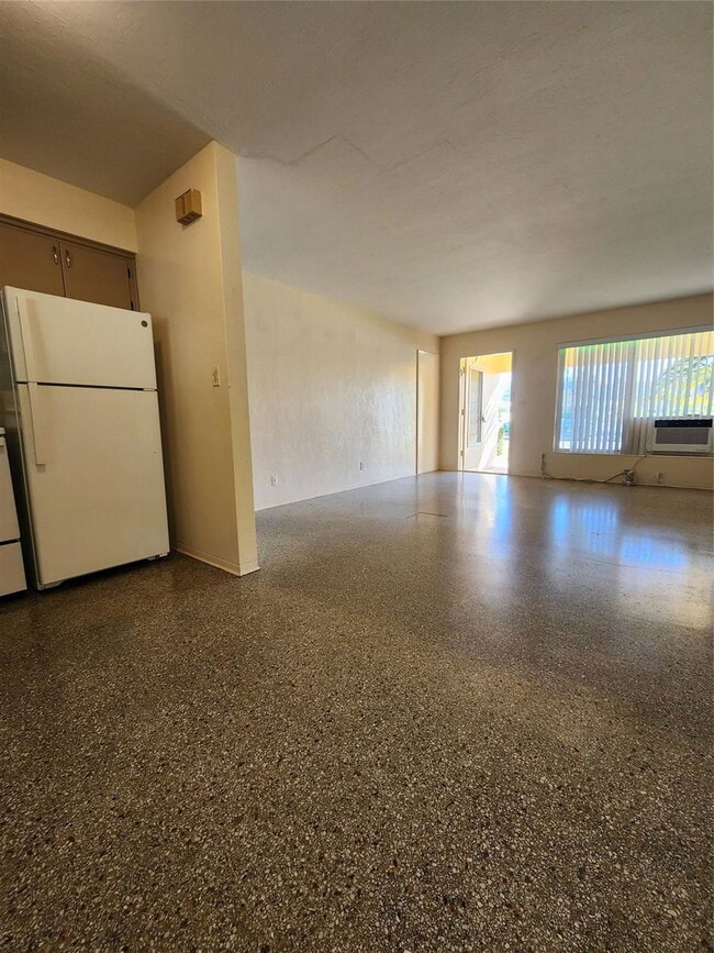 2707 NE 32nd St in Fort Lauderdale, FL - Building Photo - Building Photo