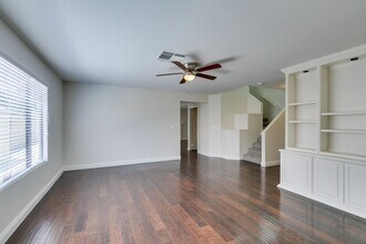 2821 Edge Rock Cir in Las Vegas, NV - Building Photo - Building Photo