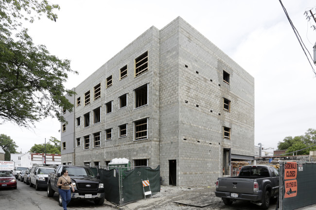 Milwaukee Avenue Apartments in Chicago, IL - Building Photo - Building Photo