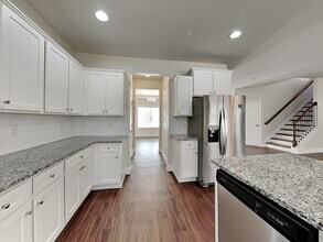 110 Obsidian Way in Atlanta, GA - Foto de edificio - Building Photo