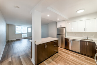 158 Ontario in St Catharines, ON - Building Photo - Interior Photo