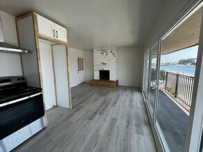 101 Bay Shore Ave in Long Beach, CA - Building Photo - Building Photo