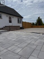 12190 Warden Ave. in Whitchurch-Stouffville, ON - Building Photo