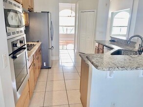 10052 Oakside Ct in Orlando, FL - Building Photo - Building Photo