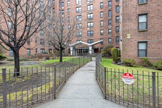 800 Tilden Street in New York, NY - Building Photo - Building Photo