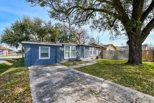 2928 Wayne St in Houston, TX - Building Photo