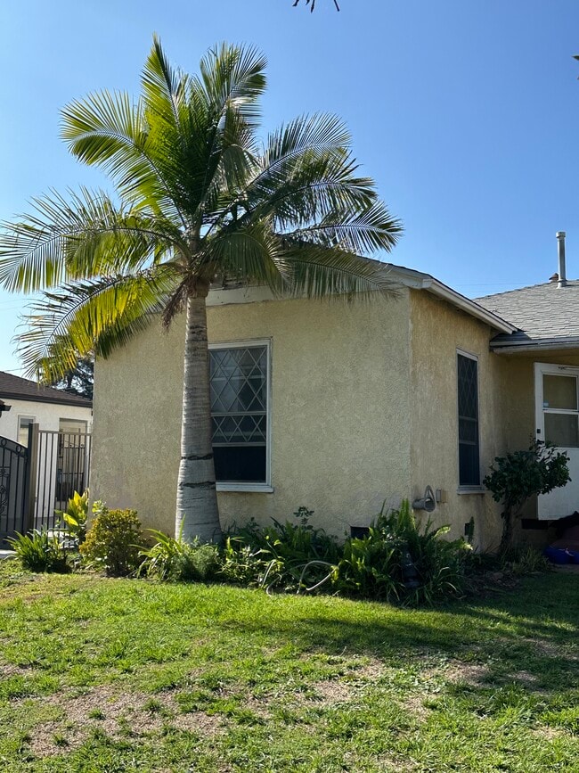 property at 2033 N Manning St