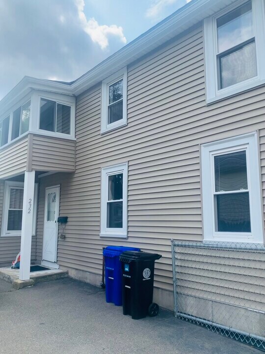 232 Charles St in Malden, MA - Foto de edificio