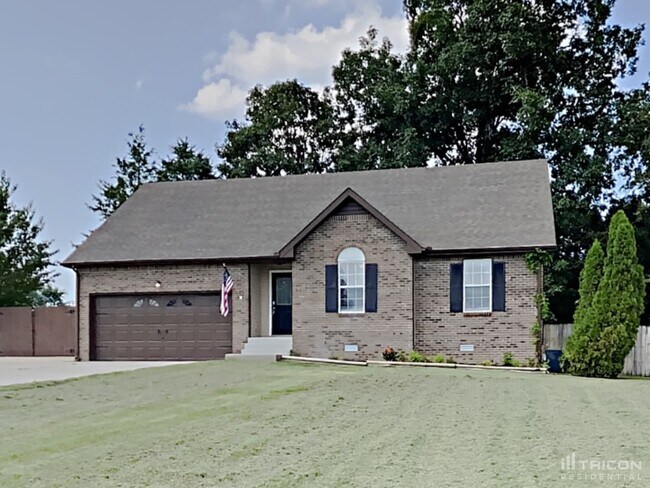 981 Trey Phillips Dr in Clarksville, TN - Building Photo - Building Photo