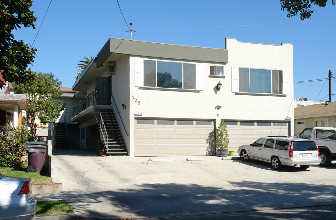 723 E Chestnut St in Glendale, CA - Building Photo