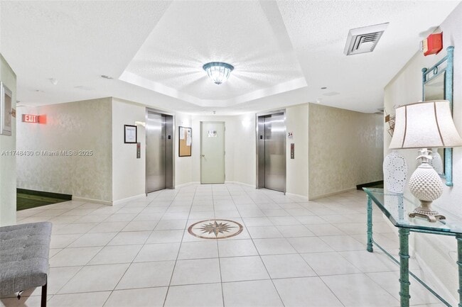 1100 St Charles Pl in Pembroke Pines, FL - Building Photo - Building Photo
