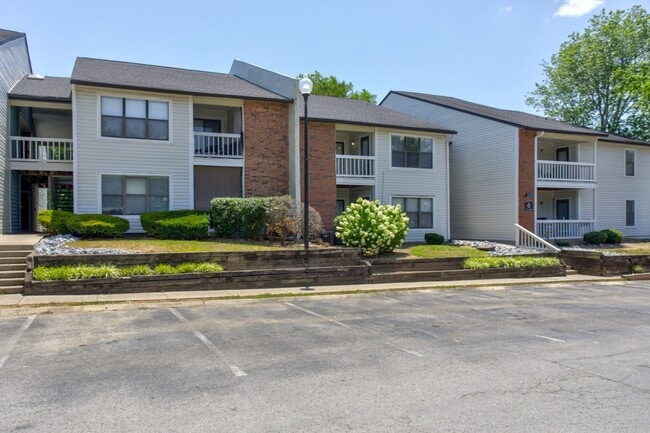 Lyric on Bell in Antioch, TN - Building Photo - Building Photo