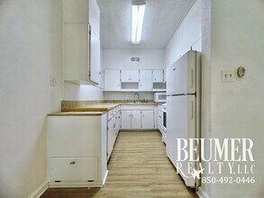 632 Edgewater Dr in Pensacola, FL - Building Photo - Building Photo