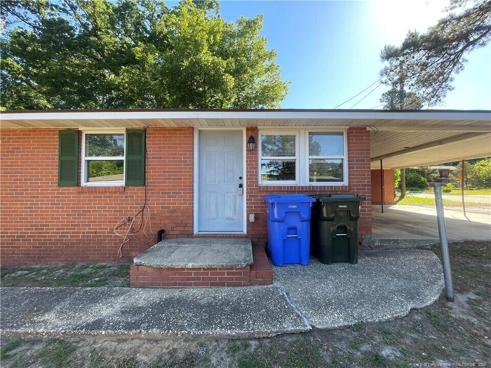 822 Ridge Rd in Fayetteville, NC - Building Photo