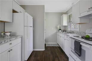 4215 S Dowfield Dr in Fayetteville, NC - Building Photo