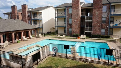 Easton Parc in Sherman, TX - Foto de edificio - Building Photo