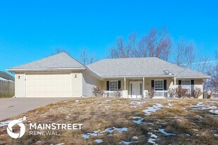 204 W 24th St in Higginsville, MO - Building Photo