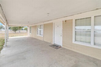 9678 Interstate 10 Frontage Rd, Unit 2 in Sealy, TX - Building Photo - Building Photo