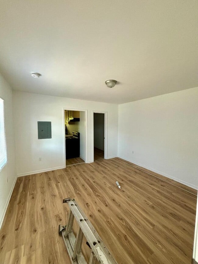 property at 729 Lincoln St S