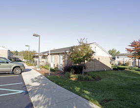 Arborview Village Apartments in Pontiac, MI - Building Photo - Building Photo