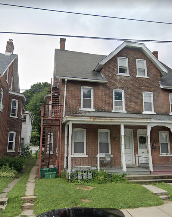 909 Linden St, Unit 3 in Bethlehem, PA - Foto de edificio