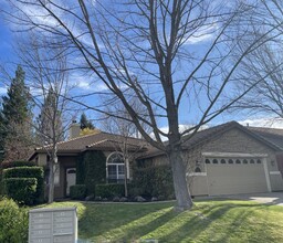 2305 Stefanie Ct in Rocklin, CA - Foto de edificio - Building Photo
