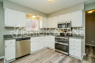 7443 Mahaffey Dr in Pickerington, OH - Building Photo - Building Photo