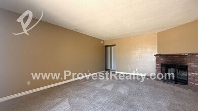 10754 Locust Ave in Hesperia, CA - Building Photo - Building Photo