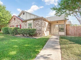 715 Normandy Dr in Euless, TX - Building Photo