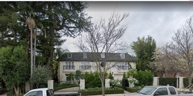 715 N Rexford Dr in Beverly Hills, CA - Foto de edificio - Building Photo