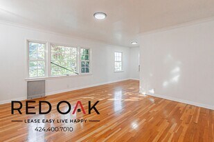 240 N Van Ness Ave in Los Angeles, CA - Building Photo