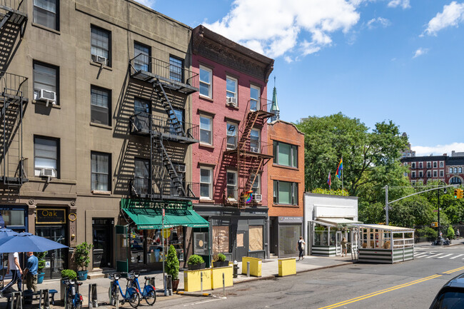 24 Greenwich Ave in New York, NY - Foto de edificio - Building Photo