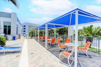 300 S Australian Ave, Unit 601 in West Palm Beach, FL - Building Photo - Building Photo