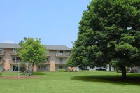 Warren Wood Apartments in Ithaca, NY - Foto de edificio - Building Photo