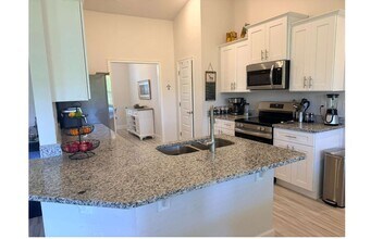 297 SW Silverpalm Dr in Lake City, FL - Foto de edificio - Building Photo