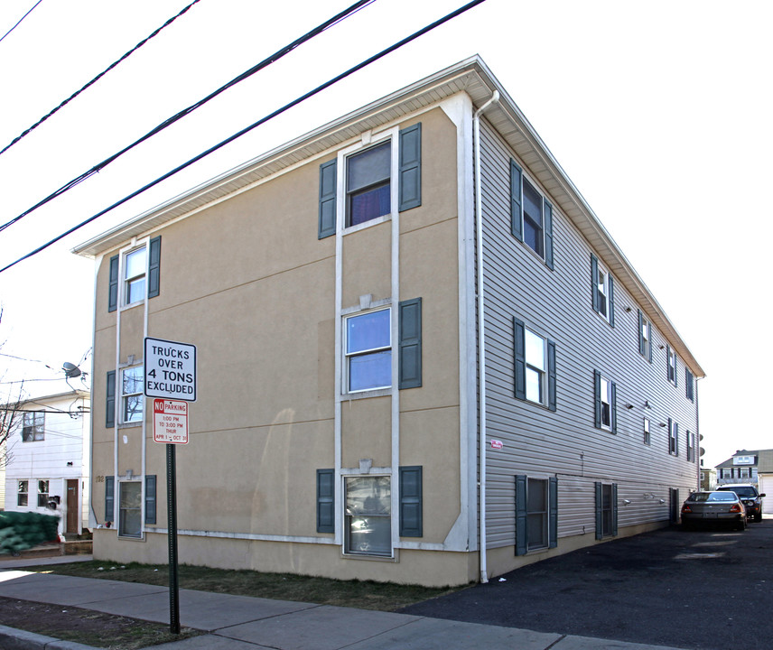 192 Delavan St in New Brunswick, NJ - Building Photo