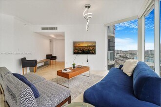 18671 Collins Ave in Miami, FL - Building Photo - Building Photo