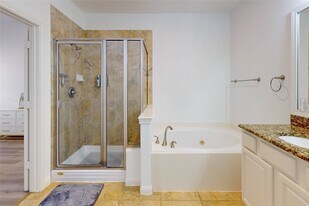 18 Avenswood Pl in The Woodlands, TX - Building Photo