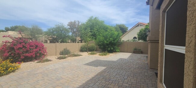 8995 E Gail Rd in Scottsdale, AZ - Building Photo - Building Photo